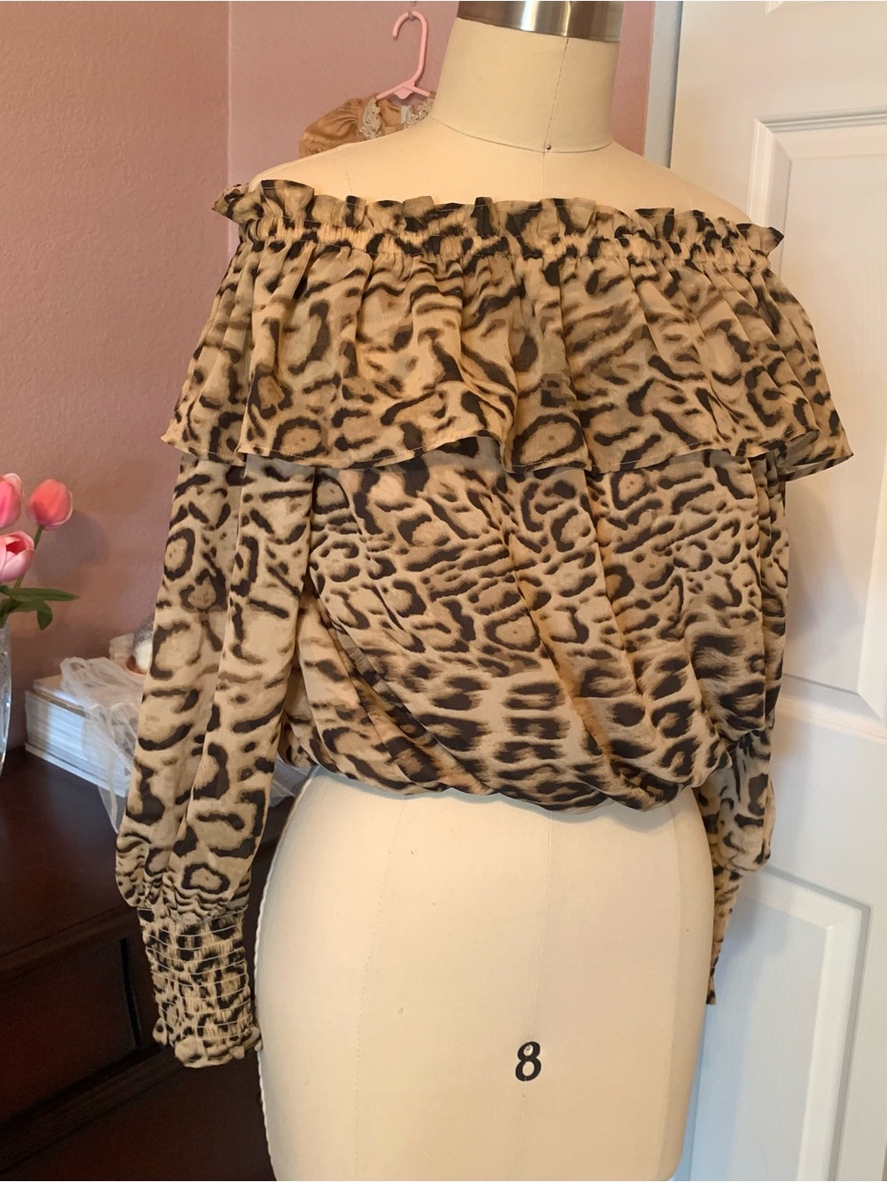 EXPRESS Off-Shoulder Leopard Print Ruffled Blouse - Picture 1 of 6